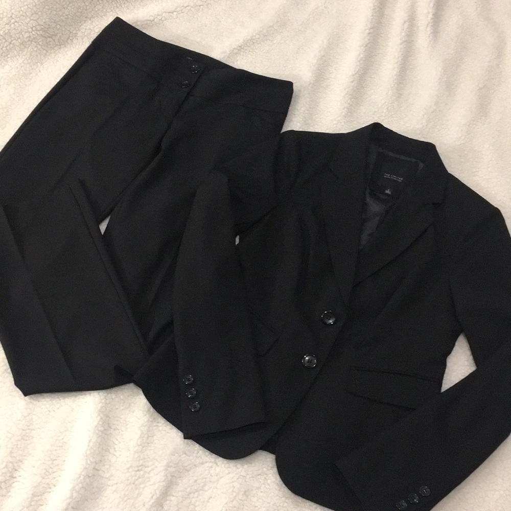 The limited black women’s suit bundle